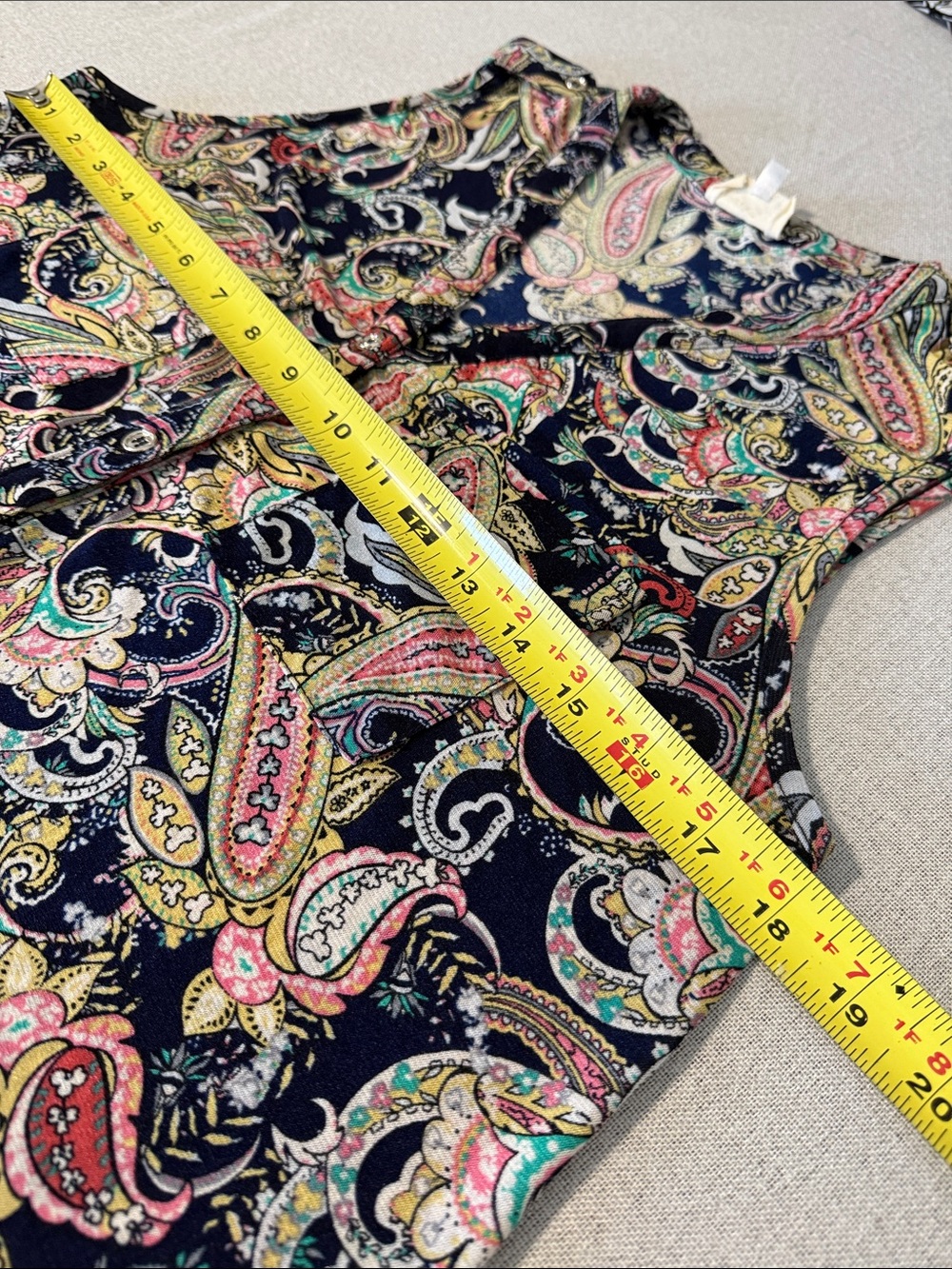 Ember Sleeveless Button down Paisley V-Neck Top in Navy SZL - Picture 8 of 15